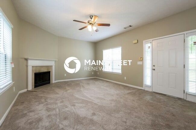 Building Photo - 3 Bedroom Pet-Friendly Home in College Park, GA with Main Street Renewal
