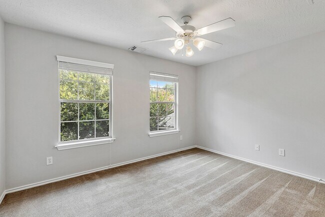 Building Photo - 18111 Stone Trail Manor Dr