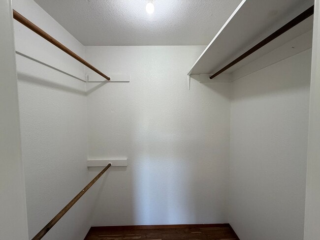 Building Photo - Updated 3-bedroom single story in Oakdale!