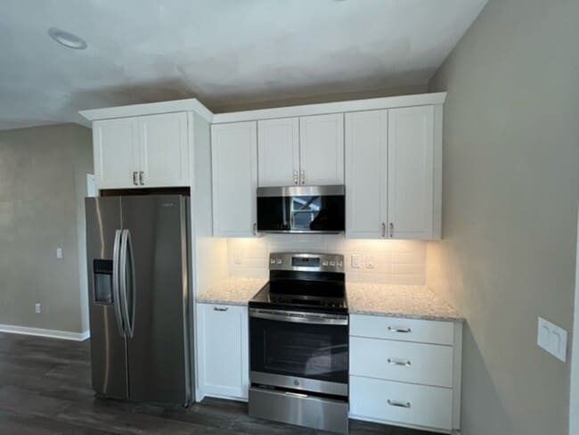 Building Photo - 485