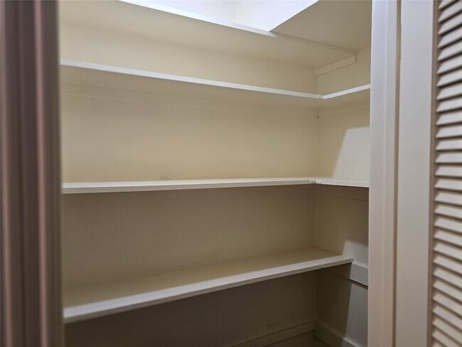 Building Photo - 12968 Trail Hollow Dr