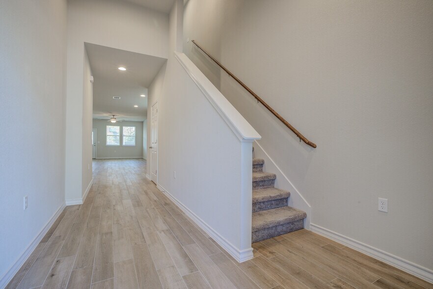 Entrance - 1602 Denesa Dr