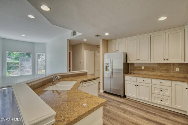 Building Photo - 1044 Cherry Creek Cir