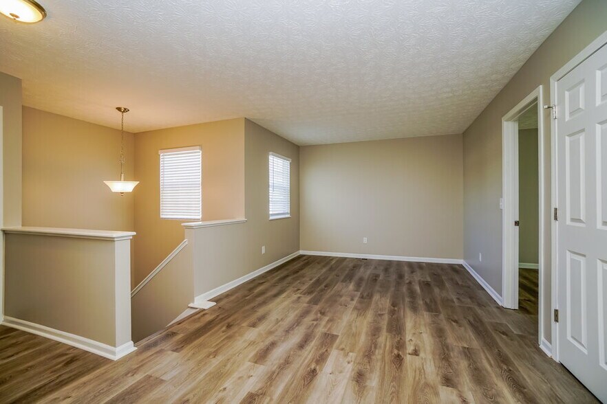 Building Photo - 5813 Lonerise Ln