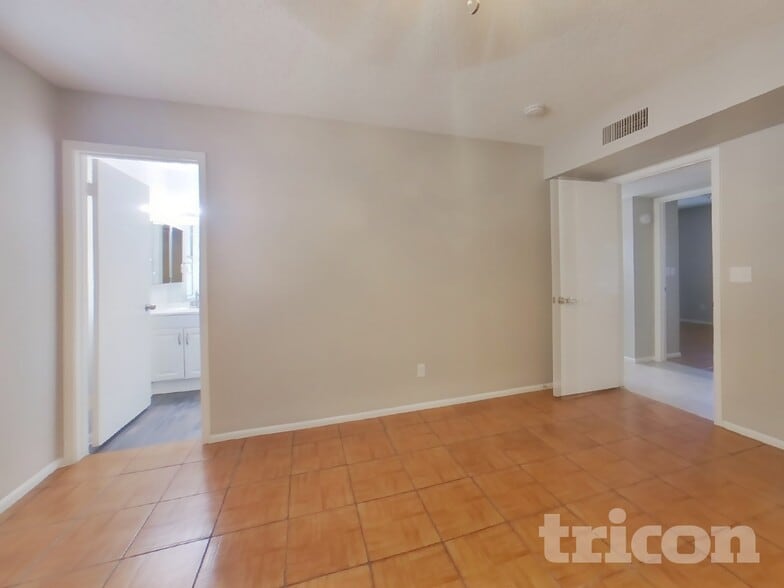 Building Photo - 18416 N 55th Dr
