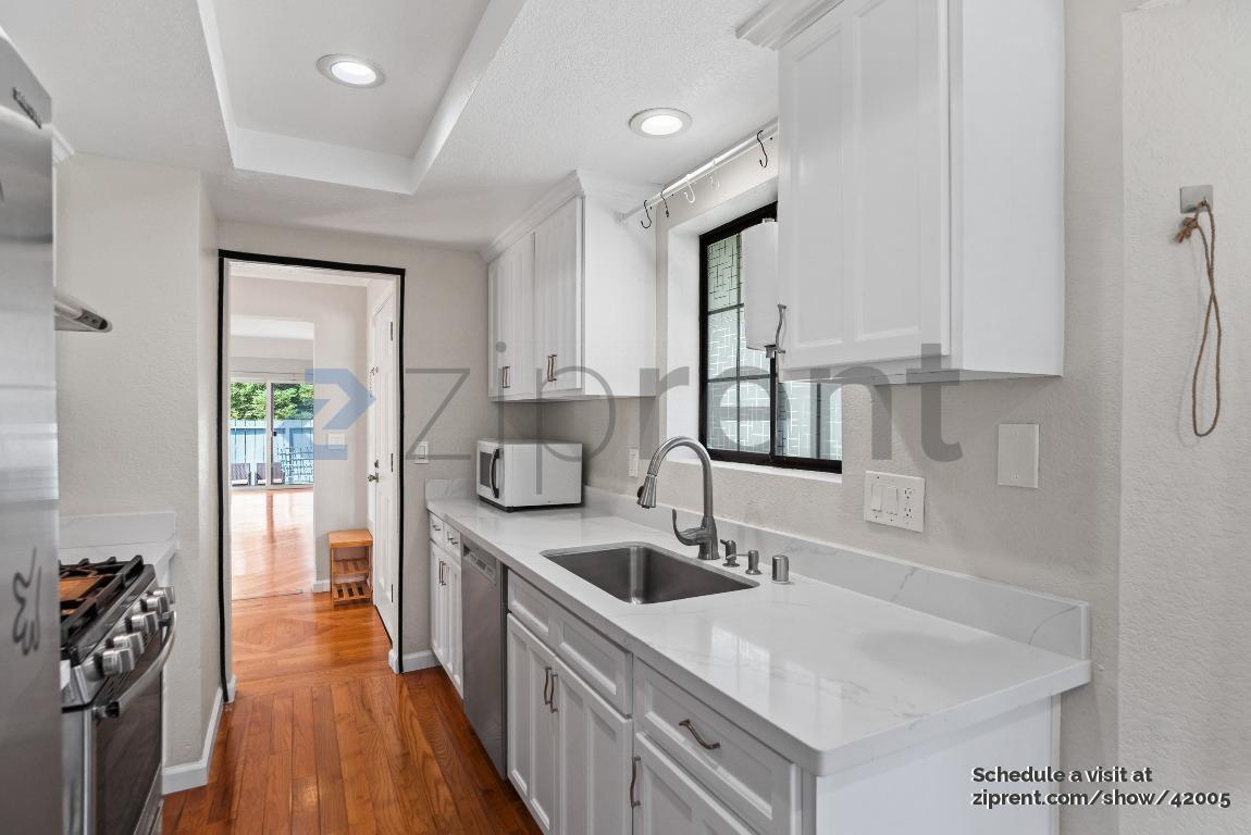 Building Photo - 871 Praderia Cir