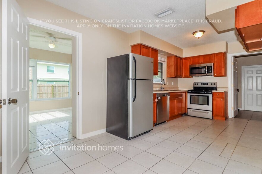 Building Photo - 11124 64th Terrace N