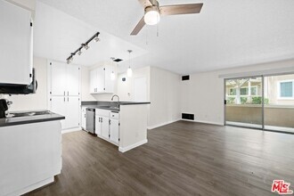 Building Photo - 8715 Weybridge Pl
