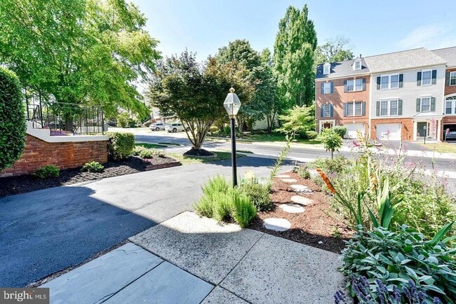 Building Photo - 14422 Fowlers Mill Dr