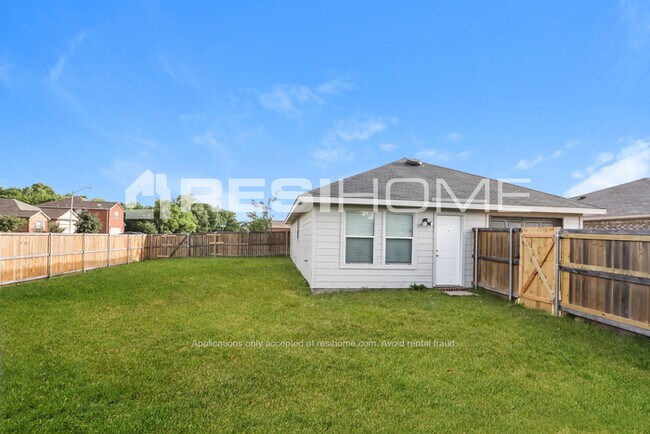 Building Photo - 9804 Crocker Dr