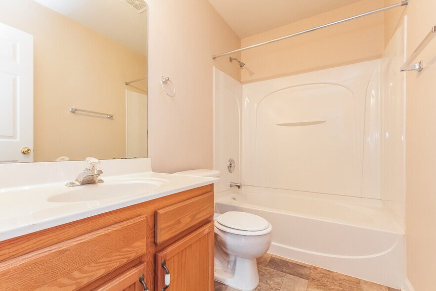 Building Photo - 2909 Deep Cove Dr NW