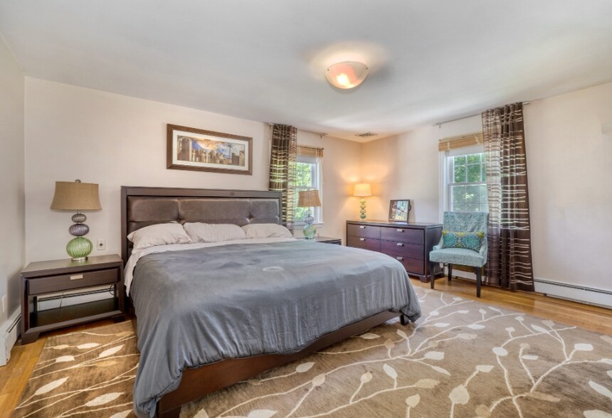 Building Photo - 65 Sherburne Rd S