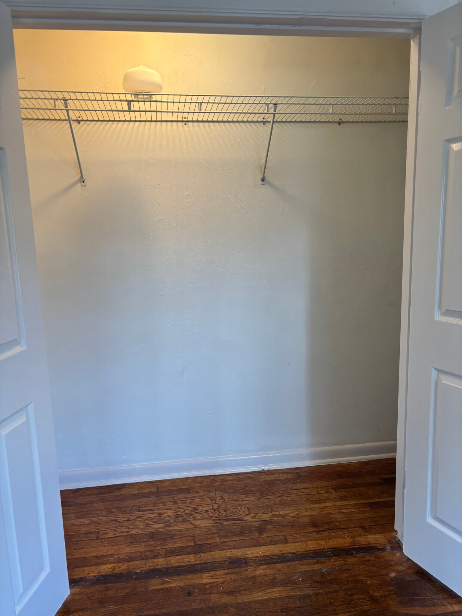 Building Photo - 2225 W Olmos Dr