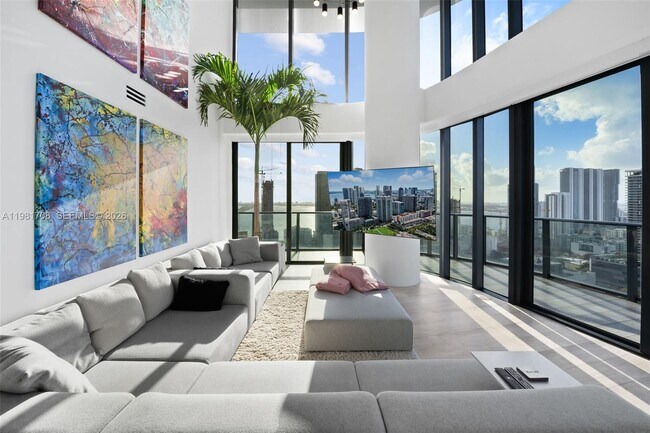 Building Photo - 121 NE 34th St