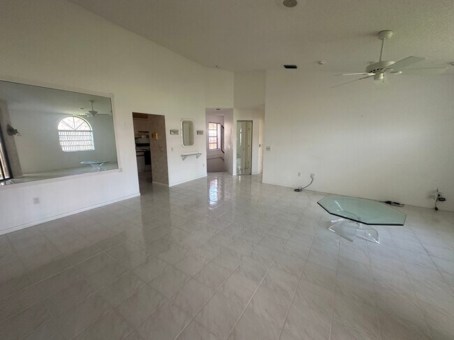 Building Photo - 5179 Europa Dr