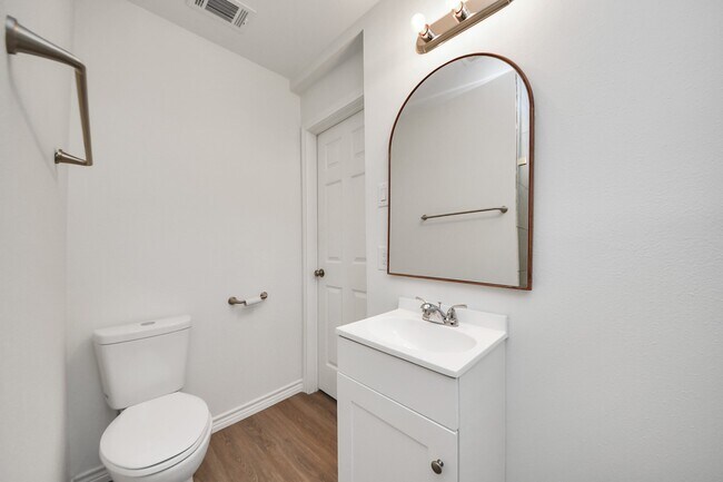 Building Photo - 7004 Conley St