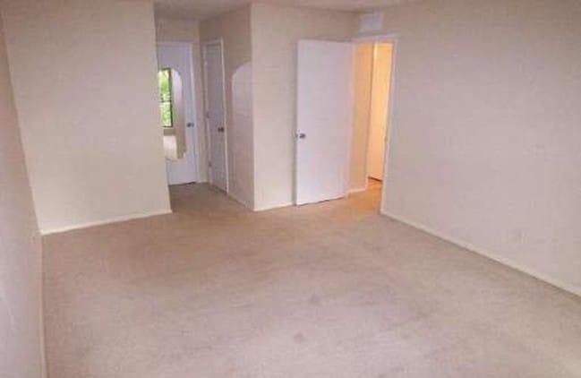 Building Photo - 3880 Cedar Circle