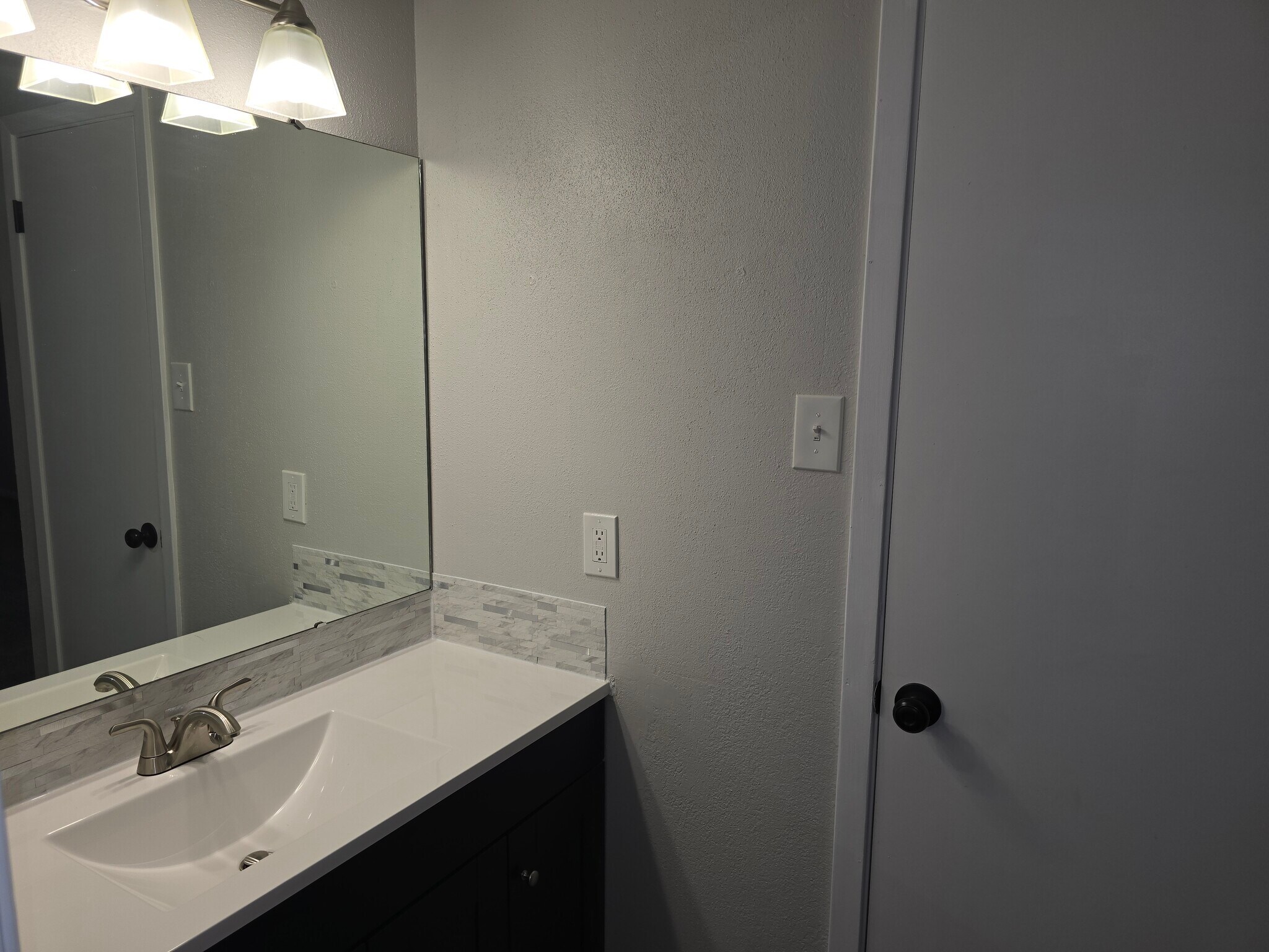 3rd bedroom private vanity - 465 Longmeadow St