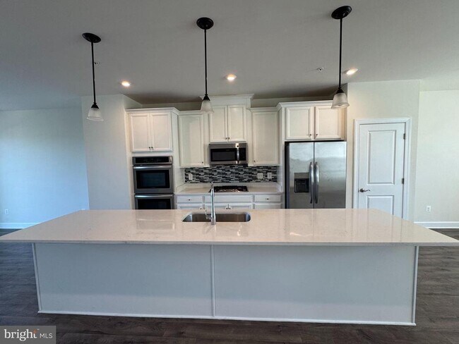 Building Photo - 9704 Glassy Creek Way