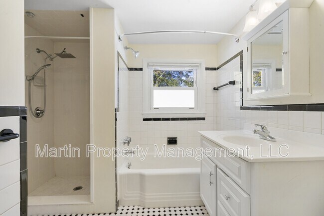 Building Photo - 27 Hermon St