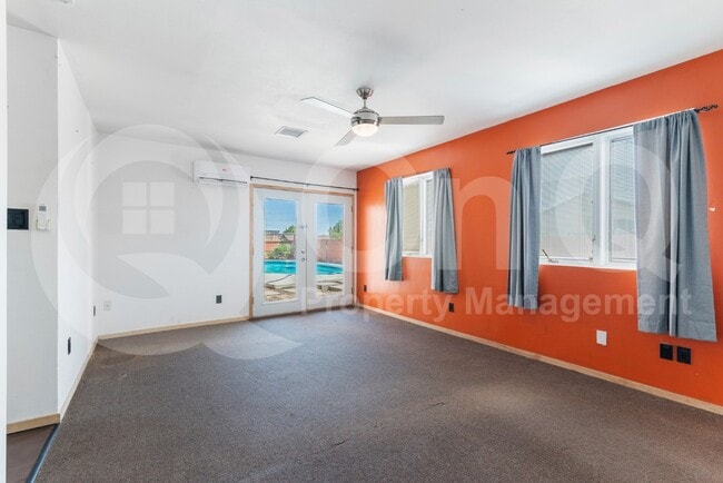 Building Photo - 3907 S Farmer Ave