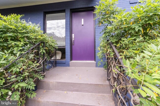 Building Photo - 3122 Brooklawn Terrace
