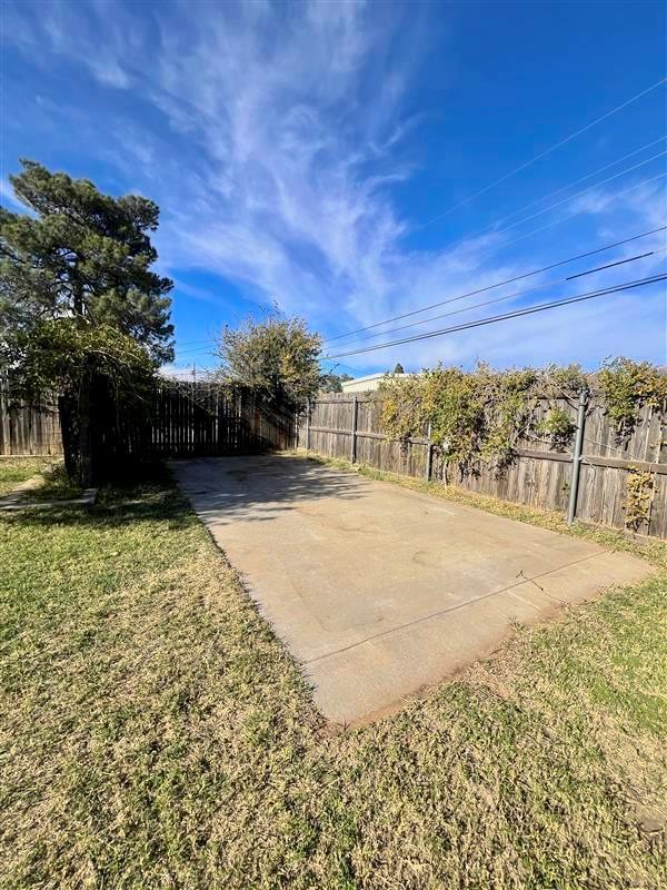 Building Photo - 4416 Redbud Ave