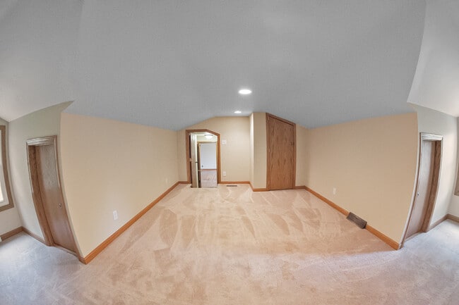 Building Photo - 9343 Shady Ln