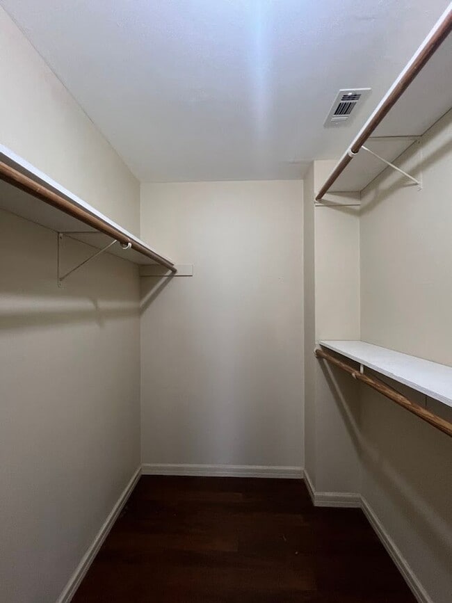 Building Photo - ORANGE TREE - WEST CAMPUS - AUGUST 2026 MOVE IN