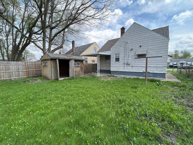 Building Photo - 445 S Sheridan St