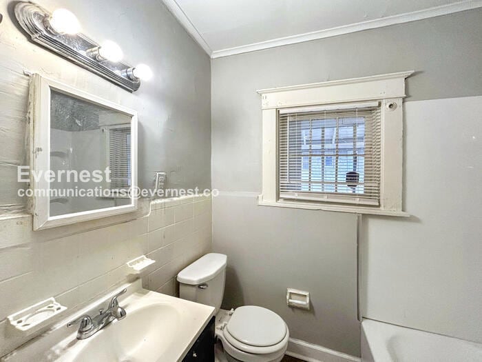 Building Photo - 180 Clark Pl