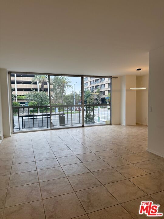 Building Photo - 10747 Wilshire Blvd