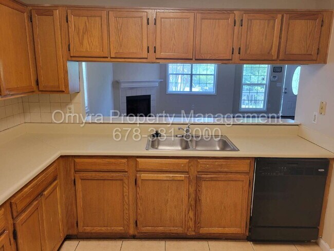 Building Photo - Beautiful Kennesaw Home in Great School District with Loft and Sunroom!