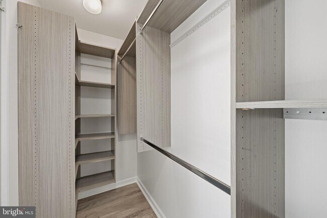 Building Photo - 5340 Holmes Run Pkwy