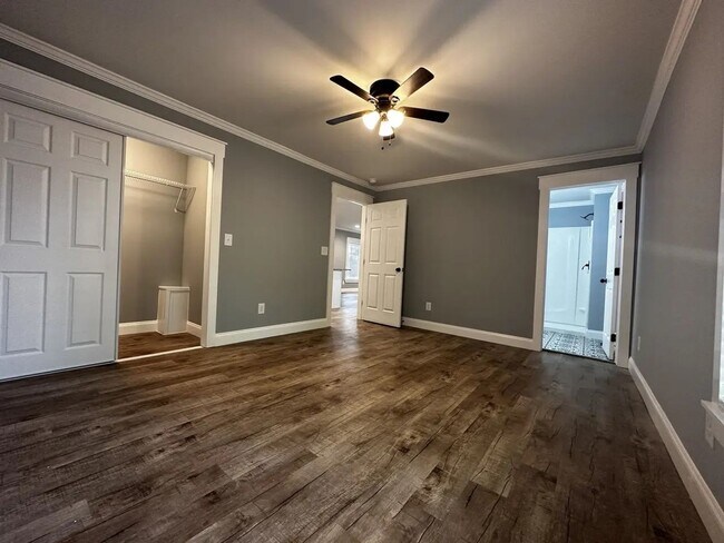 Building Photo - Charming 2-Bed, 2-Bath Home in Douglasville!