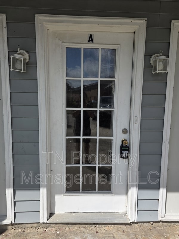 Building Photo - 204 Cantal Dr