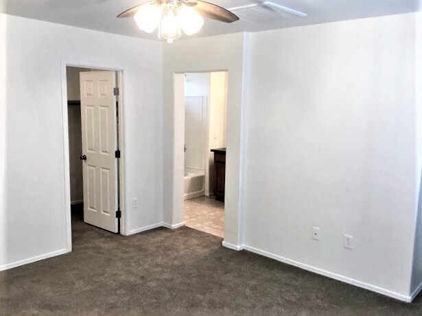 Building Photo - 3005 W Ferruccio Pl