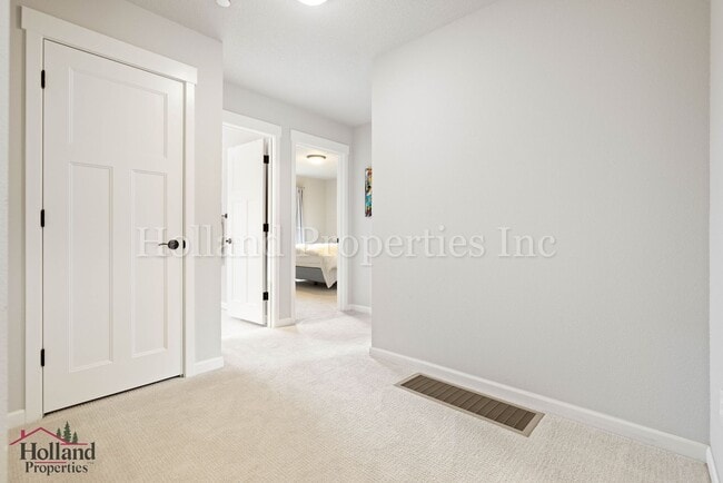 Building Photo - 12723 SW Willow Point Ln