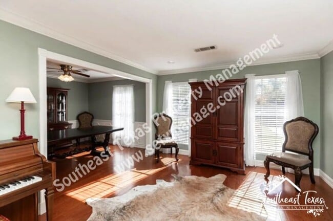 Building Photo - 6030 Zenith St