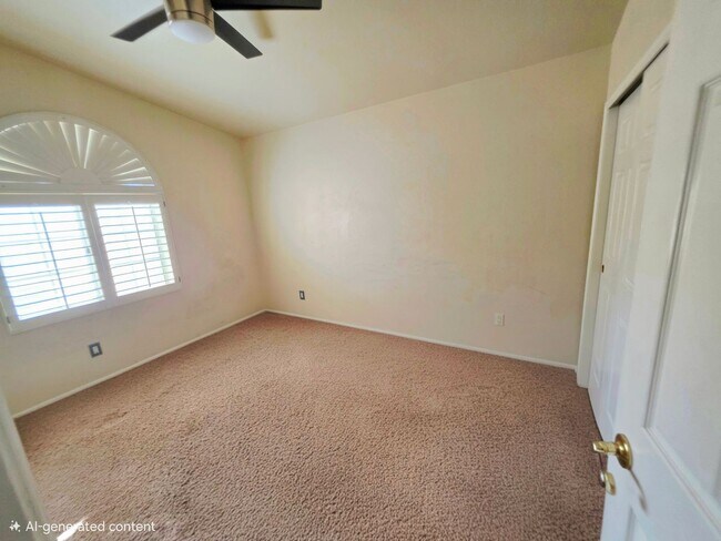 Building Photo - 4 Bed 2.5 Bath- 42nd St & Shea- Pool- Move in special