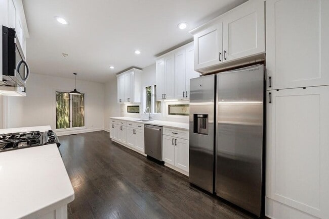 Building Photo - 3491 Roswell Rd NE