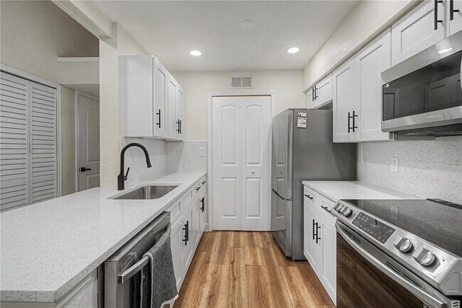 Building Photo - 3266 Haviland Ct