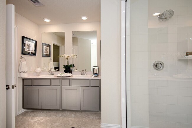Building Photo - 215 Moon Dance Ct