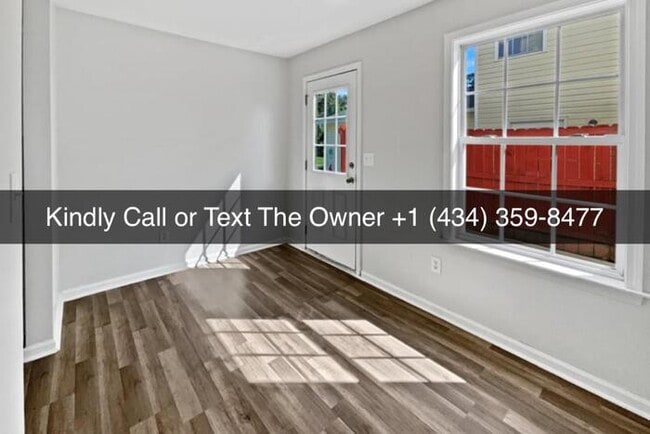 Building Photo - Single Family Townhouse