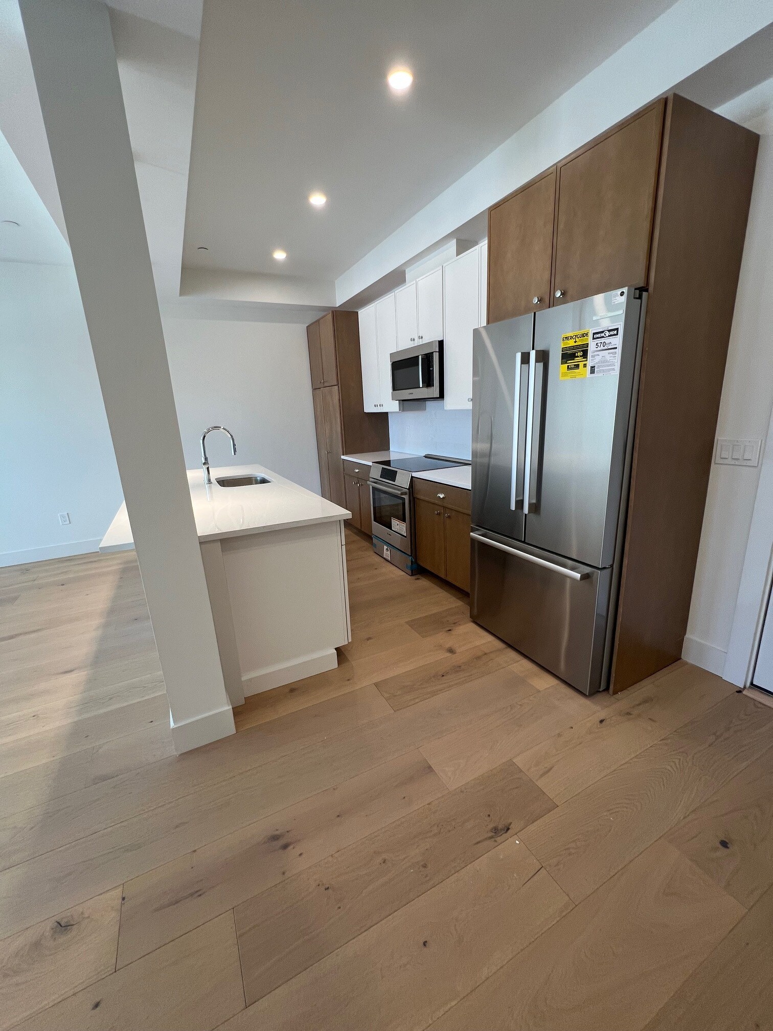 Building Photo - 105 Sea St