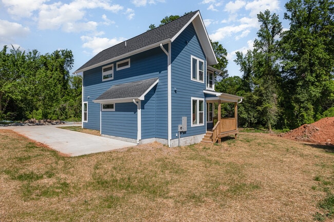 Building Photo - Room in House on S Alston Ave