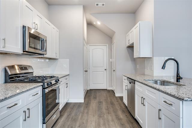 Building Photo - 2415 Acorn Ct.