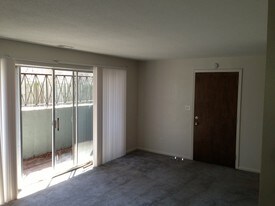 Building Photo - 3521 Walnut St