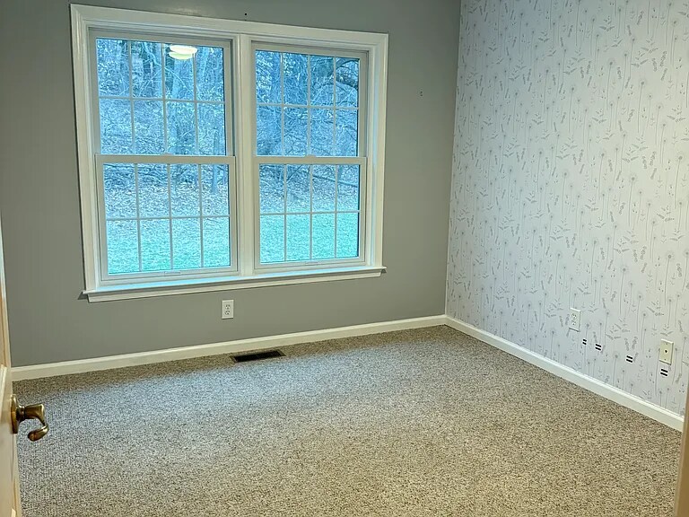 Building Photo - 353 Bristol Cir