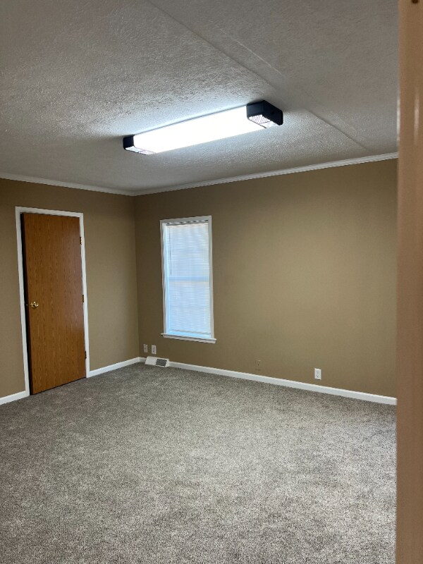 Building Photo - 420 Decker St